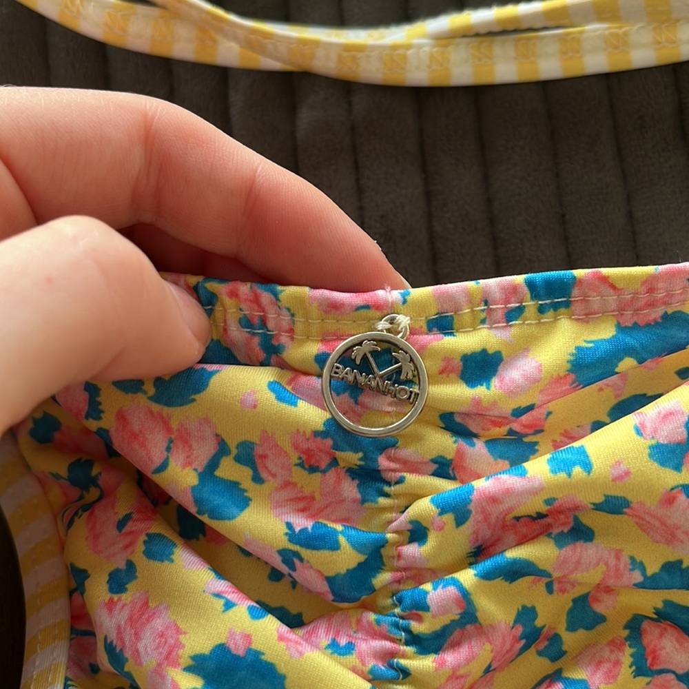 Bananhot Camila Bikini Top & Bottoms in S - Picture 6 of 6